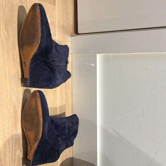 Vince Camino hidden Wedge Navy boots. Size 7. Excellent condition - Picture 9 of 16